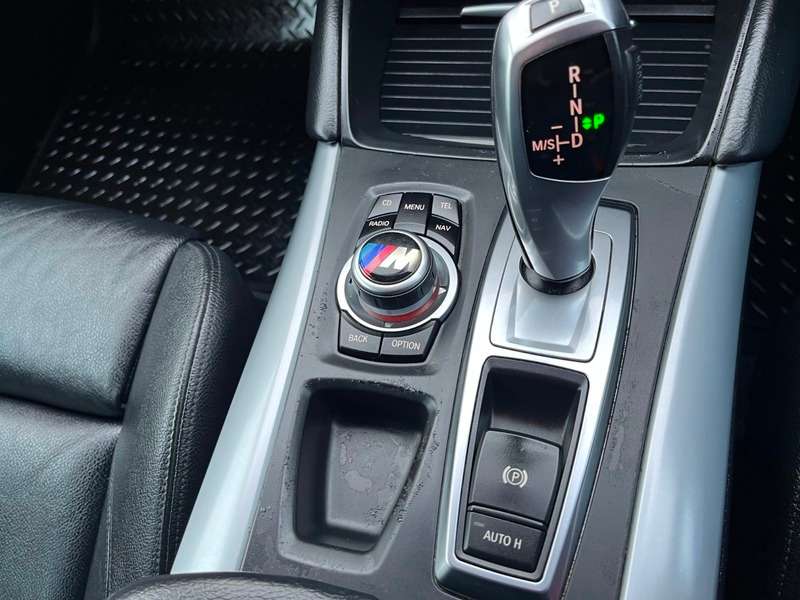 2011 BMW X6 2011 BMW X6