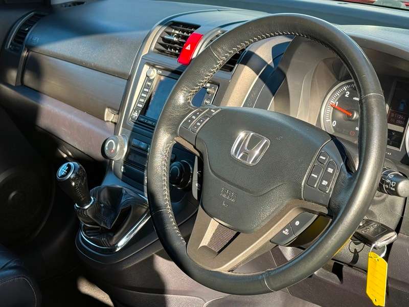 A 2010 HONDA CR-V 2.2 i-DTEC EX SUV 5dr Diesel Manual 4WD Euro 5 (150 ps) A 2010 HONDA CR-V 2.2 i-DTEC EX SUV 5dr Diesel Manual 4WD Euro 5 (150 ps)