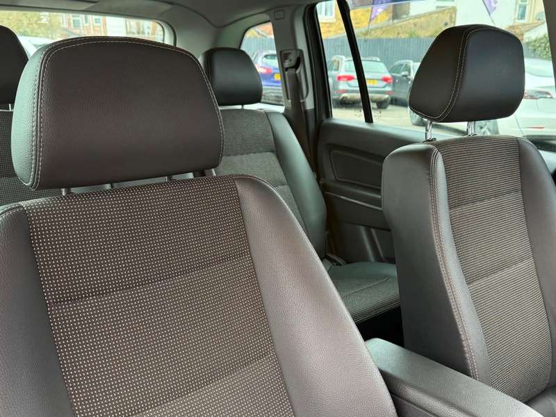 A 2010 VAUXHALL ZAFIRA 1.6 16V Design MPV 5dr Petrol Manual Euro 4 (115 ps) A 2010 VAUXHALL ZAFIRA 1.6 16V Design MPV 5dr Petrol Manual Euro 4 (115 ps)