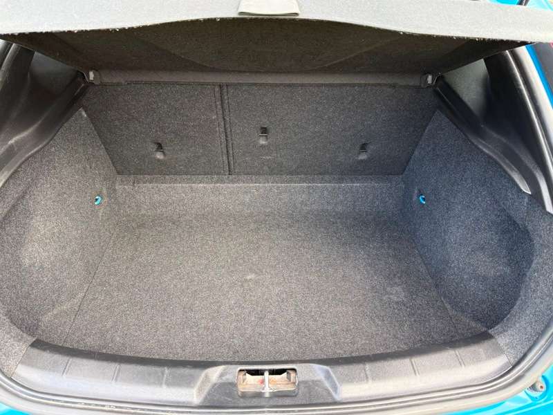 2015 VOLVO V40 2015 VOLVO V40