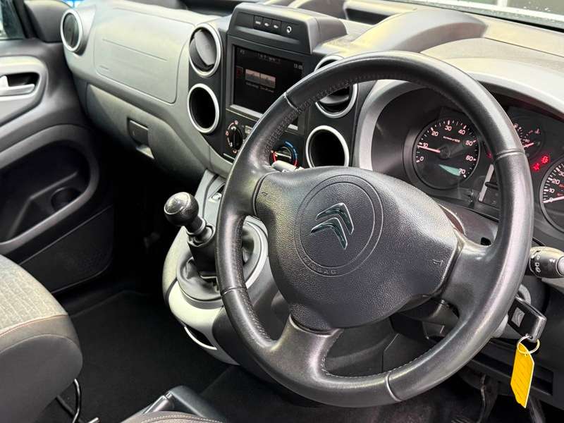 A 2015 CITROEN BERLINGO 1.6 BlueHDi XTR Multispace MPV 5dr Diesel Manual Euro 6 (s/s) (120 ps) A 2015 CITROEN BERLINGO 1.6 BlueHDi XTR Multispace MPV 5dr Diesel Manual Euro 6 (s/s) (120 ps)