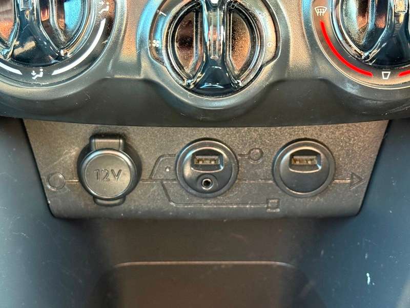 2012 PEUGEOT 208 2012 PEUGEOT 208