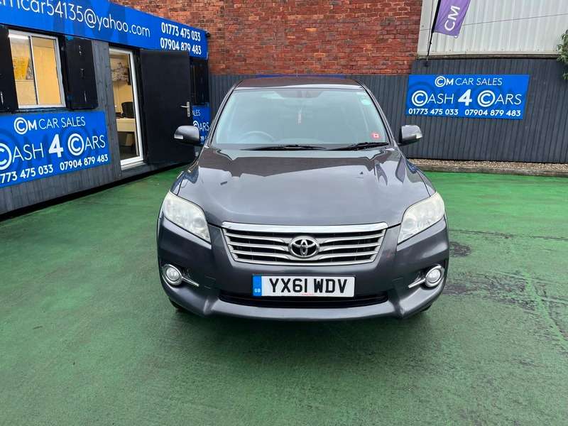 A 2011 TOYOTA RAV4 2.2 D-CAT SR SUV 5dr Diesel Auto 4WD Euro 5 (150 ps) A 2011 TOYOTA RAV4 2.2 D-CAT SR SUV 5dr Diesel Auto 4WD Euro 5 (150 ps)