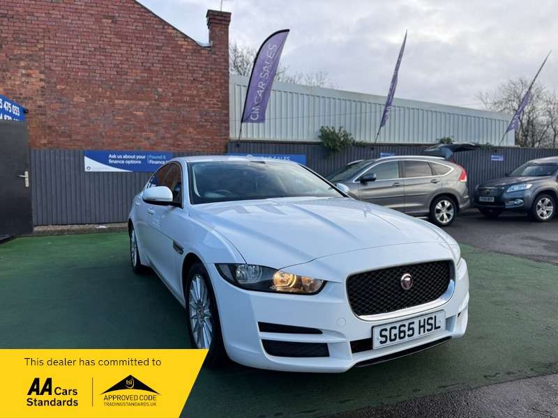 A 2015 JAGUAR XE 2.0d Prestige Saloon 4dr Diesel Manual Euro 6 (s/s) (163 ps) A 2015 JAGUAR XE 2.0d Prestige Saloon 4dr Diesel Manual Euro 6 (s/s) (163 ps)