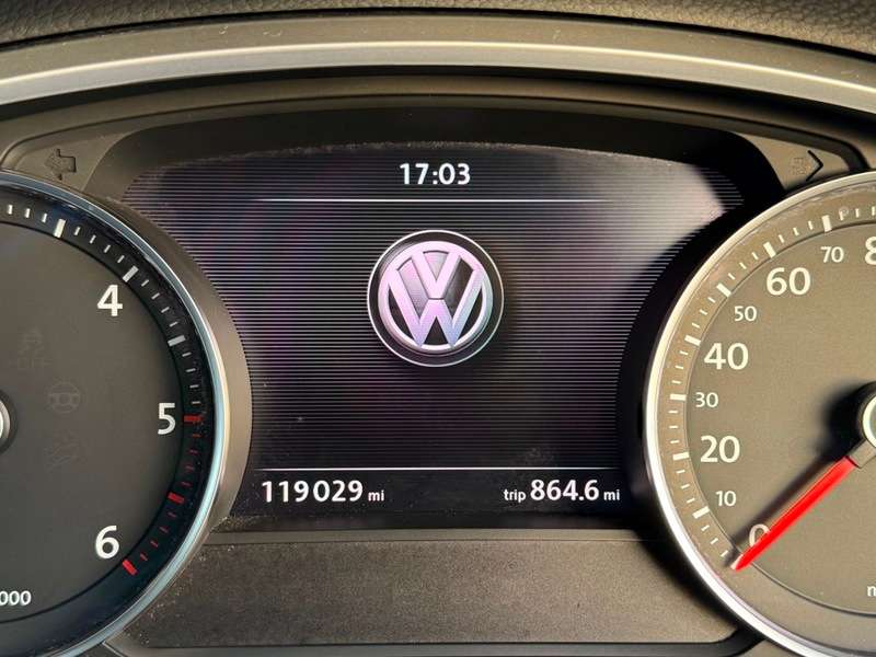 2011 VOLKSWAGEN TOUAREG 2011 VOLKSWAGEN TOUAREG