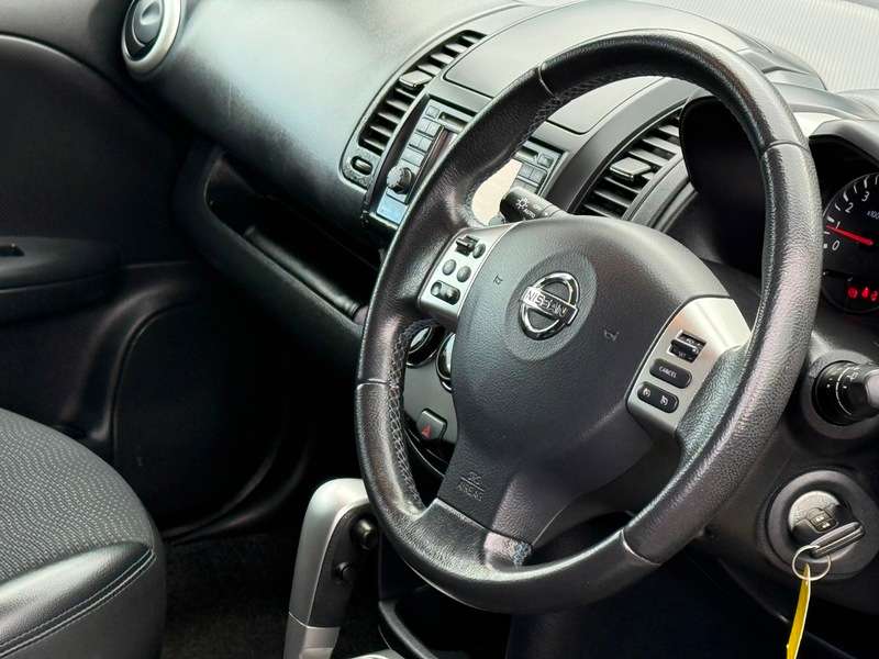 A 2013 NISSAN NOTE 1.6 16V n-tec+ Hatchback 5dr Petrol Auto Euro 5 (110 ps) A 2013 NISSAN NOTE 1.6 16V n-tec+ Hatchback 5dr Petrol Auto Euro 5 (110 ps)