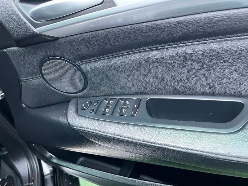 2011 BMW X6 2011 BMW X6