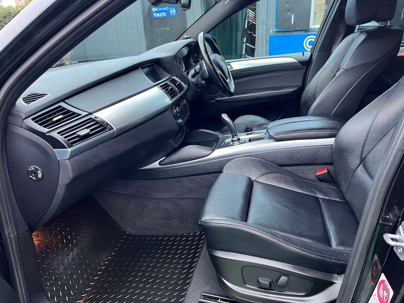 2011 BMW X6 2011 BMW X6