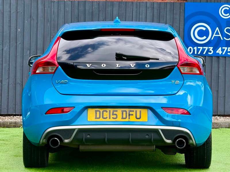 2015 VOLVO V40 2015 VOLVO V40