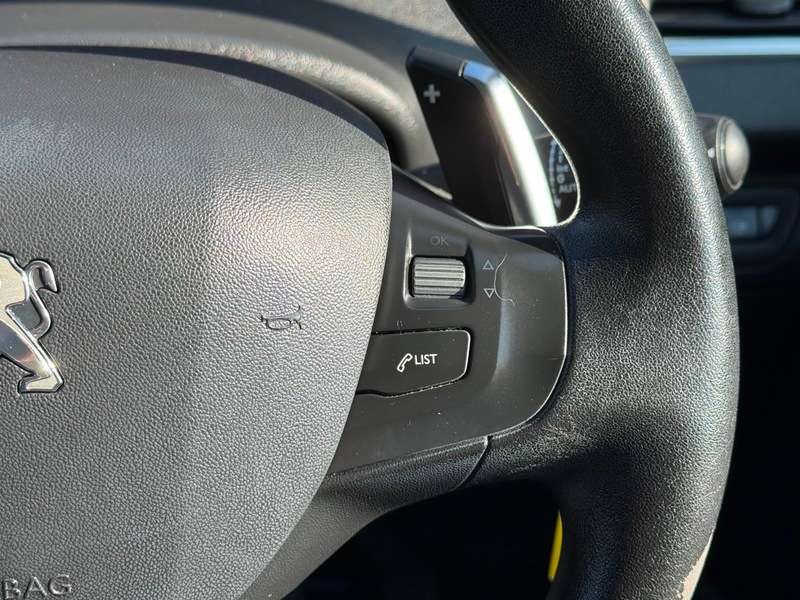 2012 PEUGEOT 208 2012 PEUGEOT 208