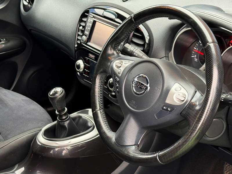 A 2017 NISSAN JUKE 1.2 DIG-T N-Connecta SUV 5dr Petrol Manual Euro 6 (s/s) (115 ps) A 2017 NISSAN JUKE 1.2 DIG-T N-Connecta SUV 5dr Petrol Manual Euro 6 (s/s) (115 ps)