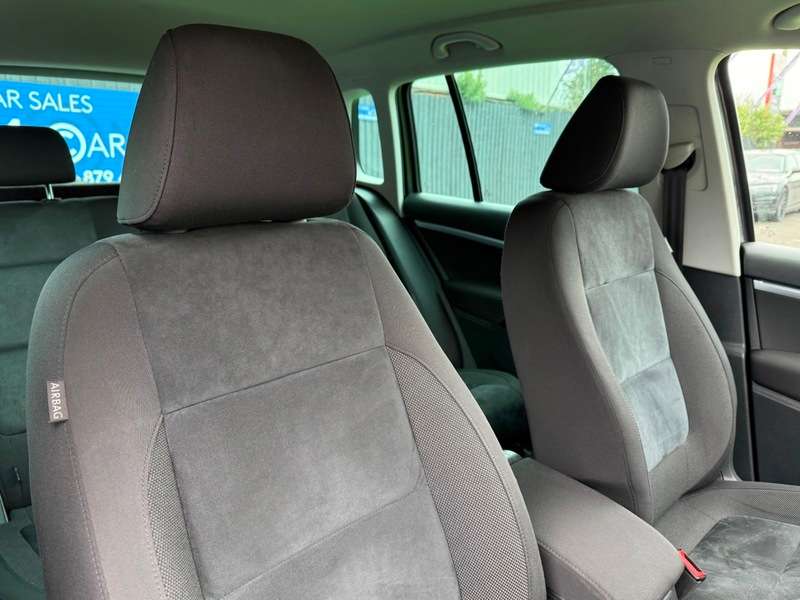 A 2016 VOLKSWAGEN TIGUAN 2.0 TDI BlueMotion Tech SE Navigation SUV 5dr Diesel Manual 4Motion Euro 6 (s/s) (150 ps) A 2016 VOLKSWAGEN TIGUAN 2.0 TDI BlueMotion Tech SE Navigation SUV 5dr Diesel Manual 4Motion Euro 6 (s/s) (150 ps)