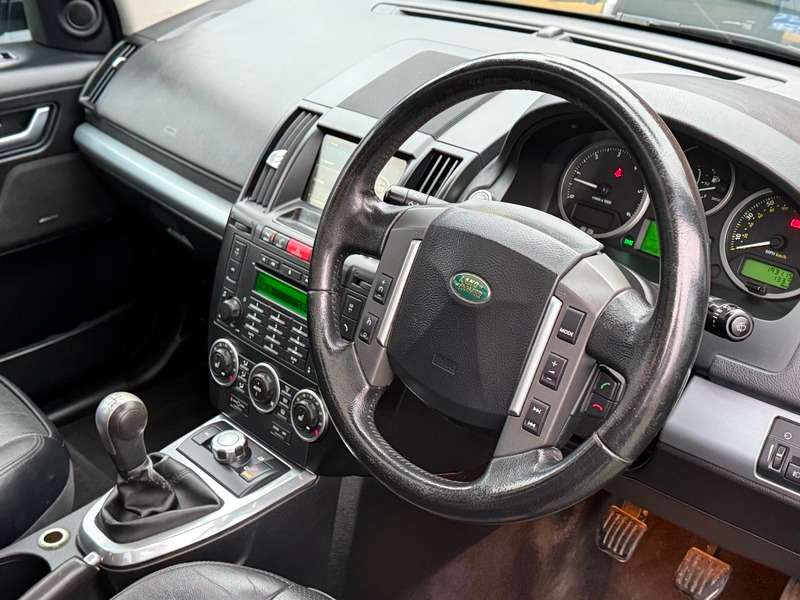 A 2007 LAND ROVER FREELANDER 2.2 TD4 HSE SUV 5dr Diesel Manual 4WD Euro 4 (160 ps) A 2007 LAND ROVER FREELANDER 2.2 TD4 HSE SUV 5dr Diesel Manual 4WD Euro 4 (160 ps)