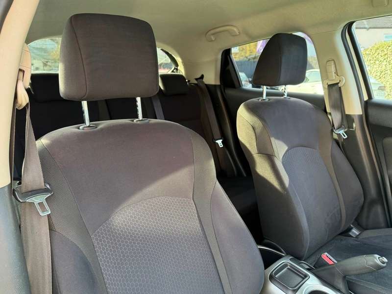 A 2012 NISSAN JUKE 1.6 Acenta Premium SUV 5dr Petrol Manual Euro 5 (s/s) (117 ps) A 2012 NISSAN JUKE 1.6 Acenta Premium SUV 5dr Petrol Manual Euro 5 (s/s) (117 ps)