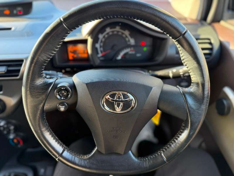 2010 TOYOTA IQ 2010 TOYOTA IQ