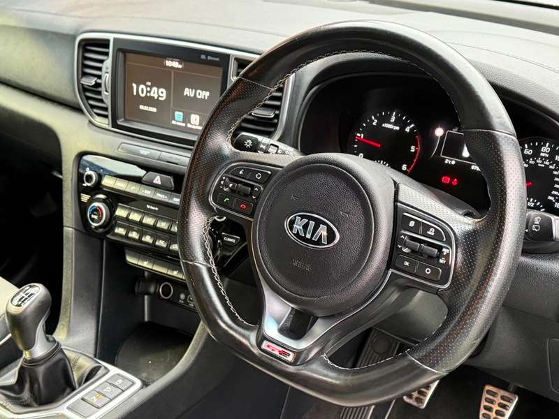 A 2017 KIA SPORTAGE 1.7 CRDi GT-Line Edition SUV 5dr Diesel Manual Euro 6 (s/s) (114 bhp) A 2017 KIA SPORTAGE 1.7 CRDi GT-Line Edition SUV 5dr Diesel Manual Euro 6 (s/s) (114 bhp)