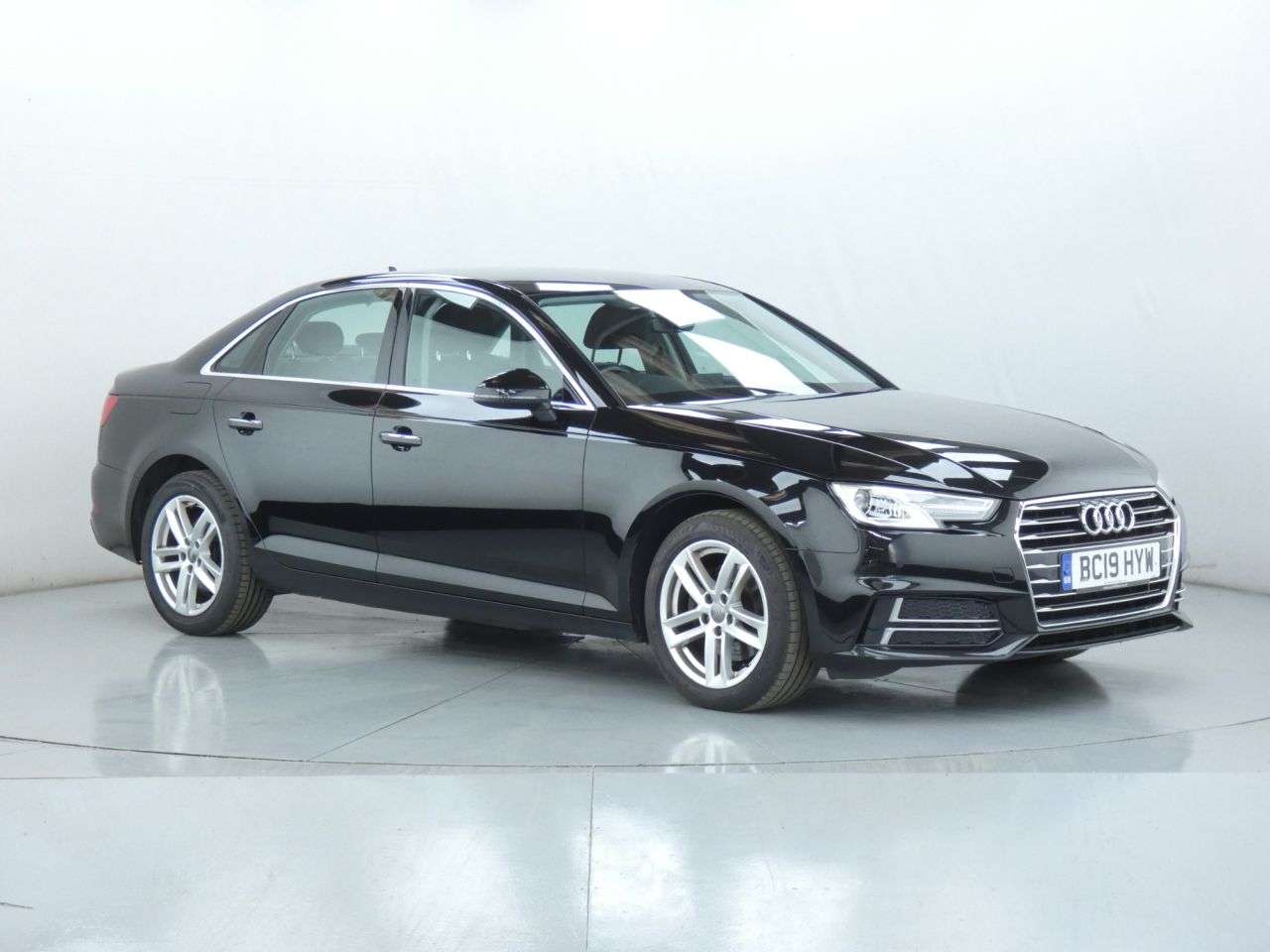 A 2019 AUDI A4 TDI SE A 2019 AUDI A4 TDI SE
