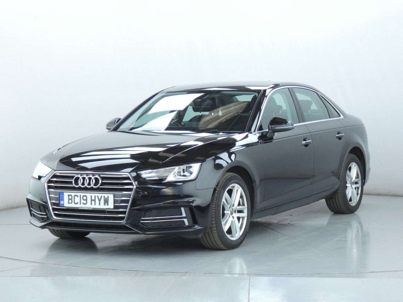 A 2019 AUDI A4 TDI SE A 2019 AUDI A4 TDI SE