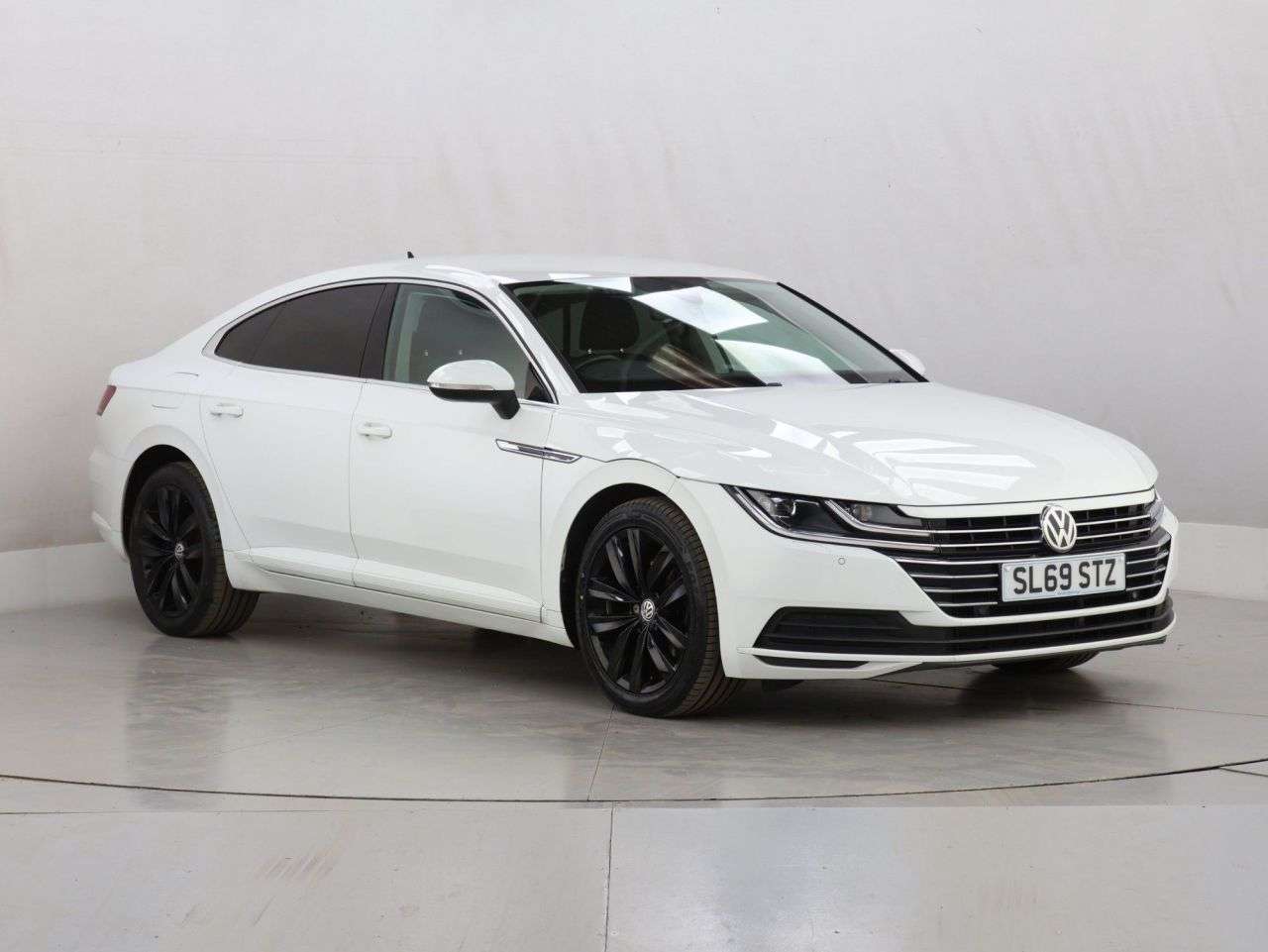 A 2019 VOLKSWAGEN ARTEON 2.0 SE TSI DSG 5d 188 BHP A 2019 VOLKSWAGEN ARTEON 2.0 SE TSI DSG 5d 188 BHP
