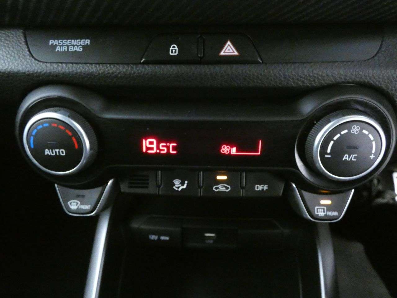 2023 KIA STONIC 2023 KIA STONIC