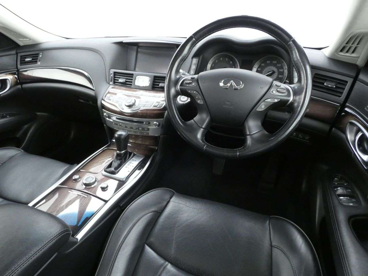 2017 INFINITI Q70 2017 INFINITI Q70