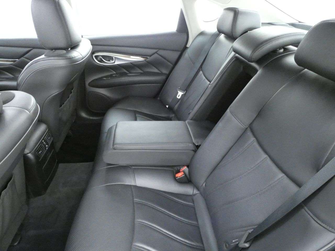 2017 INFINITI Q70 2017 INFINITI Q70