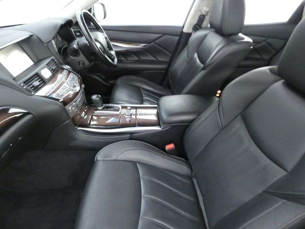 2017 INFINITI Q70 2017 INFINITI Q70