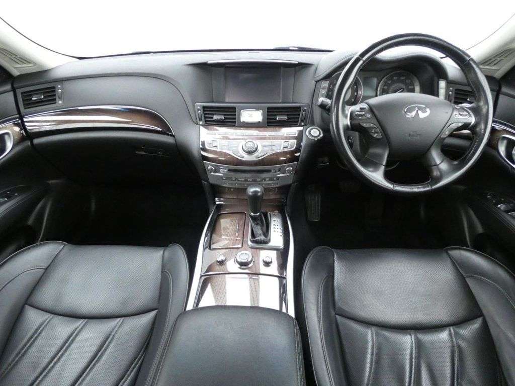 2017 INFINITI Q70 2017 INFINITI Q70