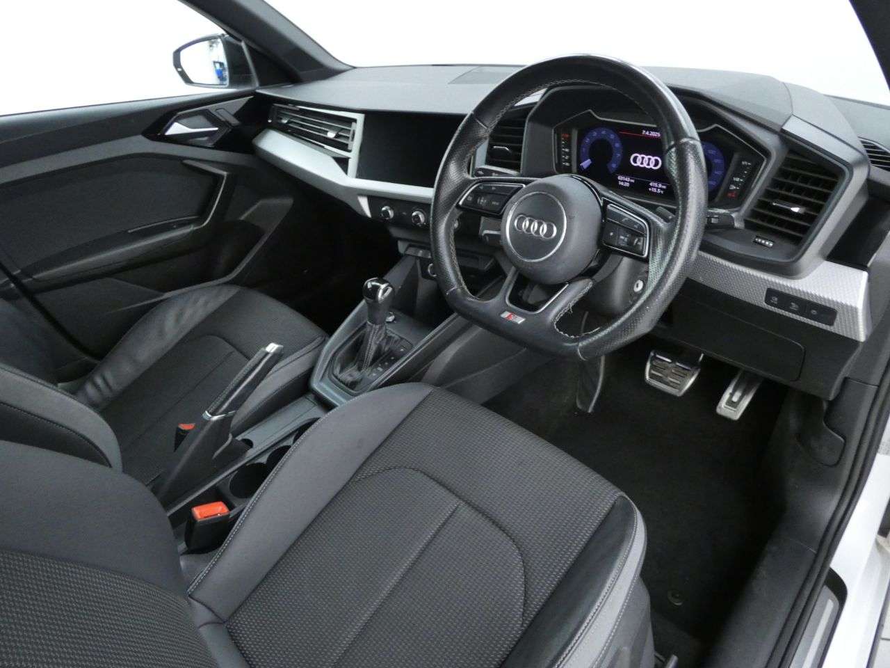 2021 AUDI A1 2021 AUDI A1