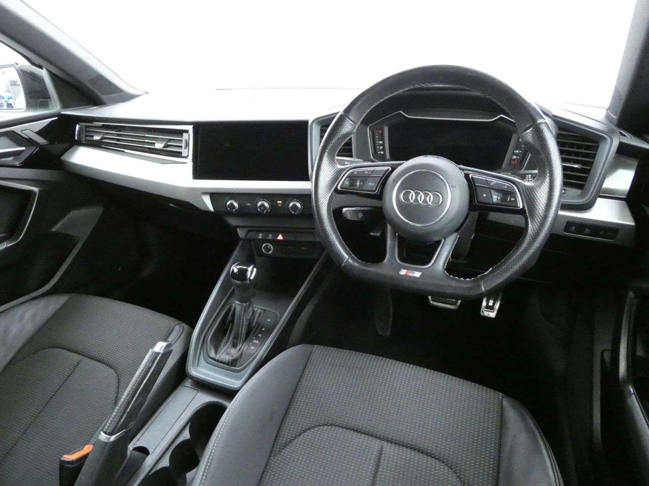 2021 AUDI A1 2021 AUDI A1