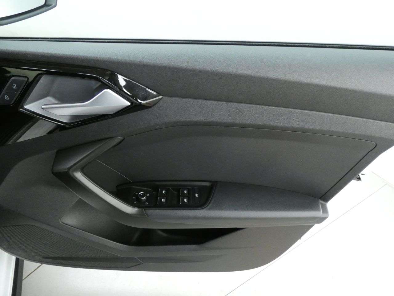 2021 AUDI A1 2021 AUDI A1