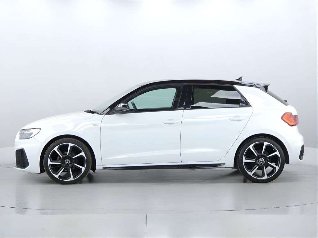 2021 AUDI A1 2021 AUDI A1