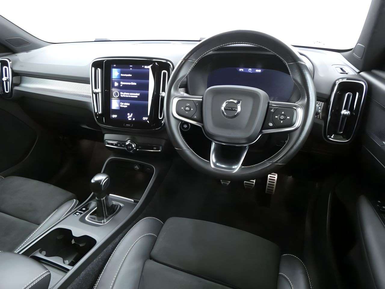 2021 VOLVO XC40 2021 VOLVO XC40