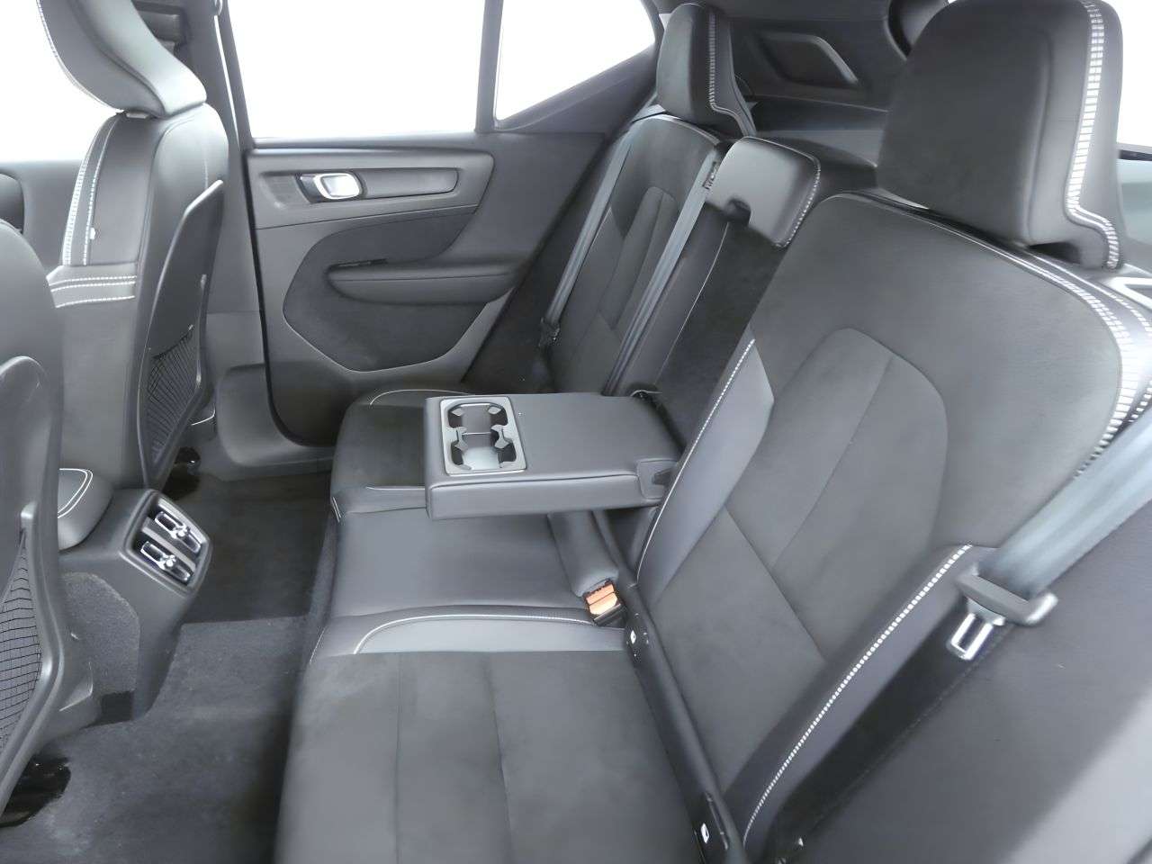 2021 VOLVO XC40 2021 VOLVO XC40