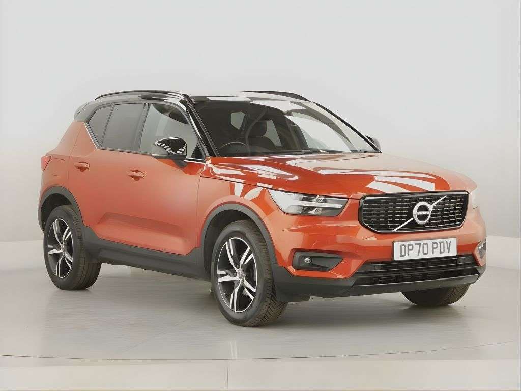 2021 VOLVO XC40 2021 VOLVO XC40