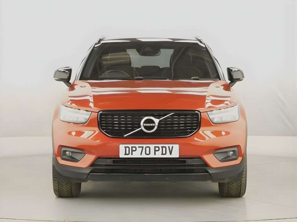 2021 VOLVO XC40 2021 VOLVO XC40