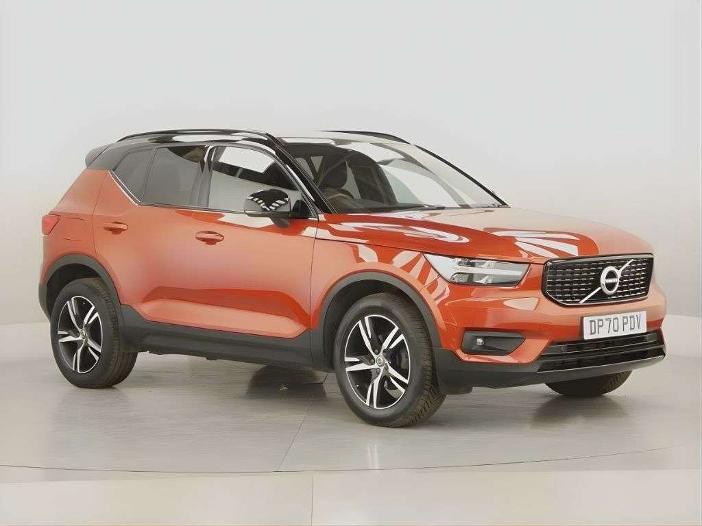2021 VOLVO XC40 2021 VOLVO XC40