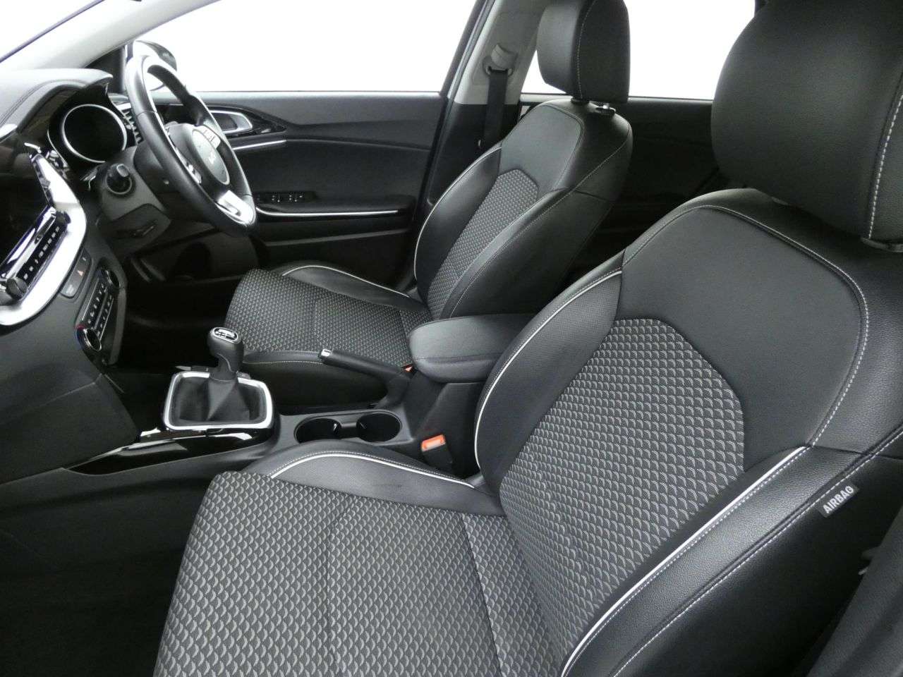 2023 KIA CEED 2023 KIA CEED