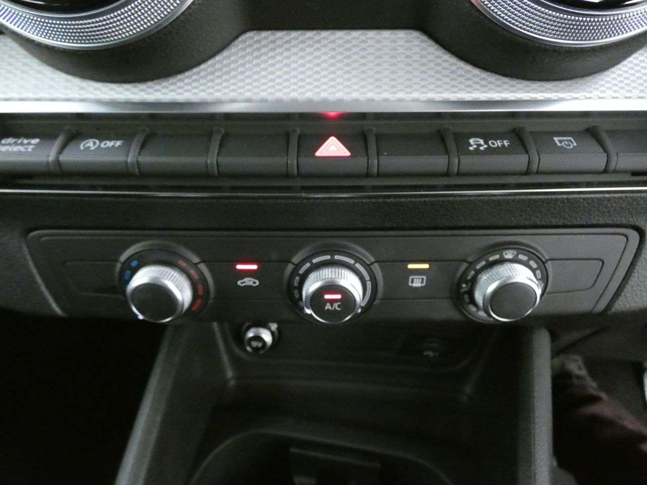 2021 AUDI Q2 2021 AUDI Q2