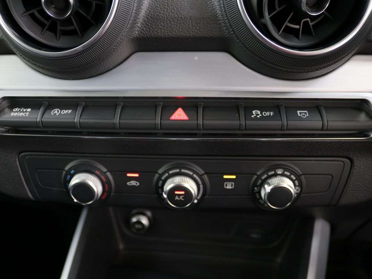 2020 AUDI Q2 2020 AUDI Q2