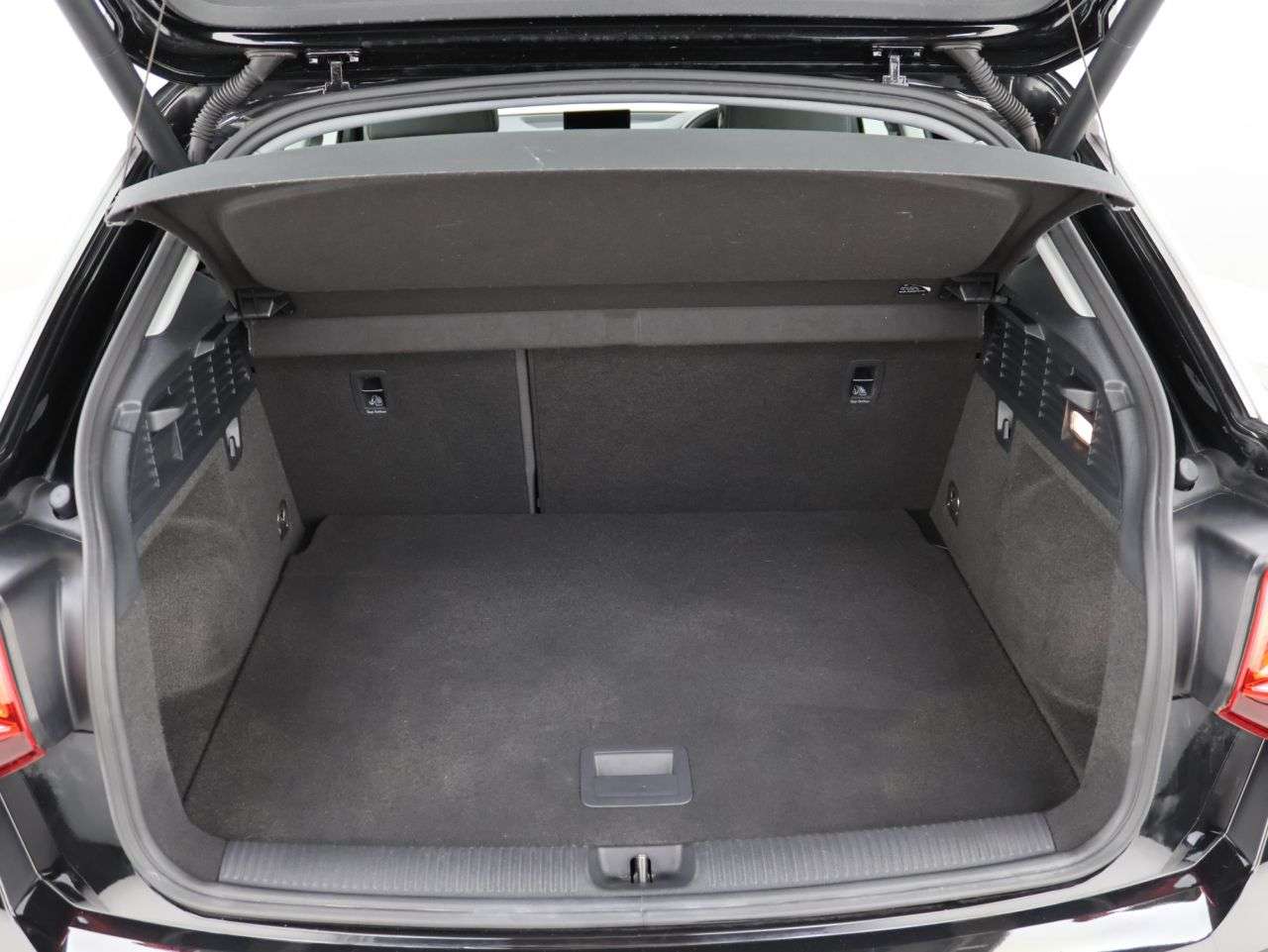 2020 AUDI Q2 2020 AUDI Q2