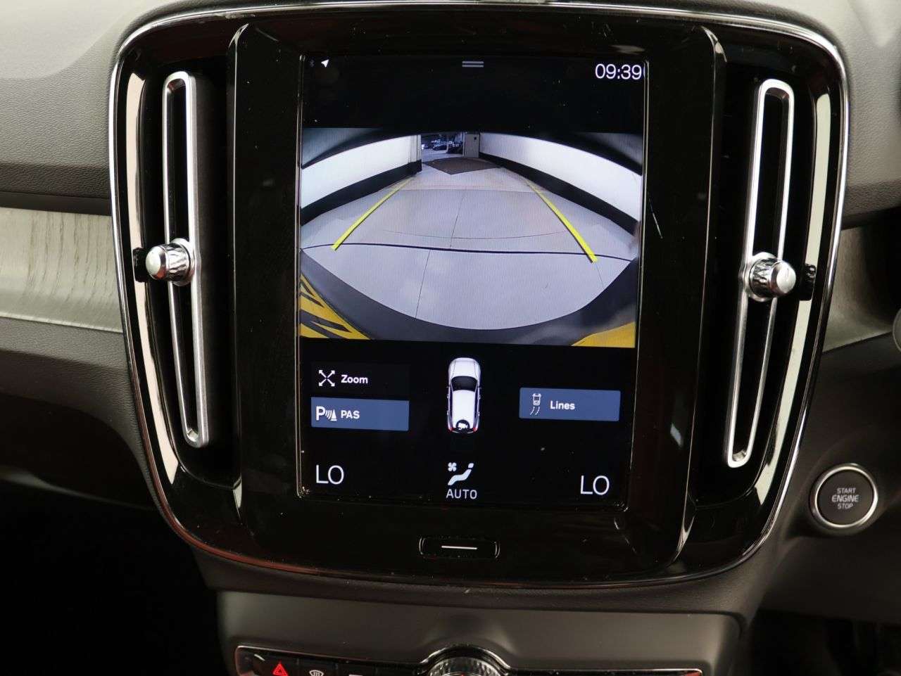 2021 VOLVO XC40 2021 VOLVO XC40