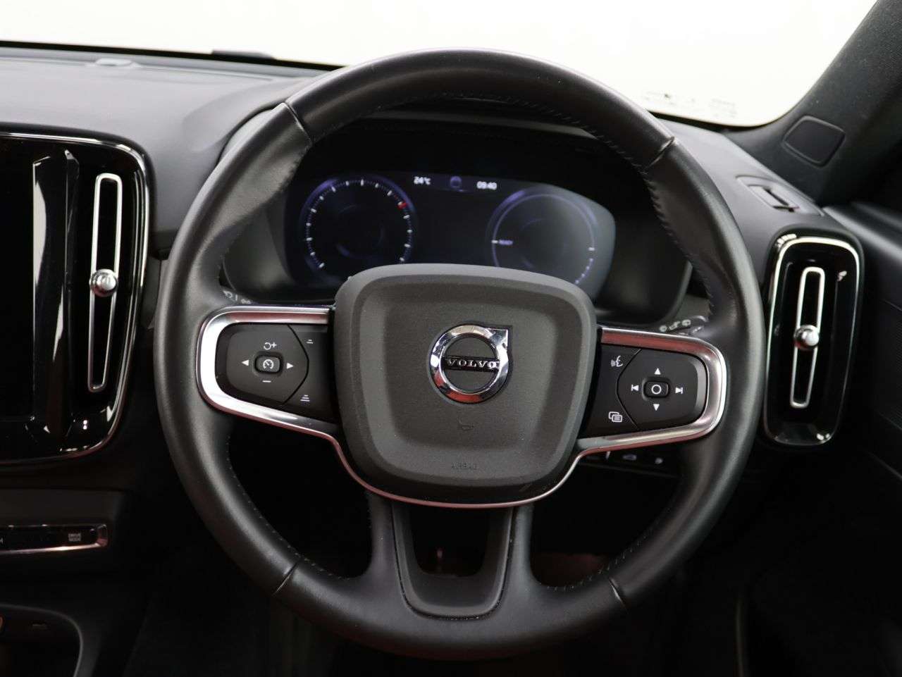 2021 VOLVO XC40 2021 VOLVO XC40