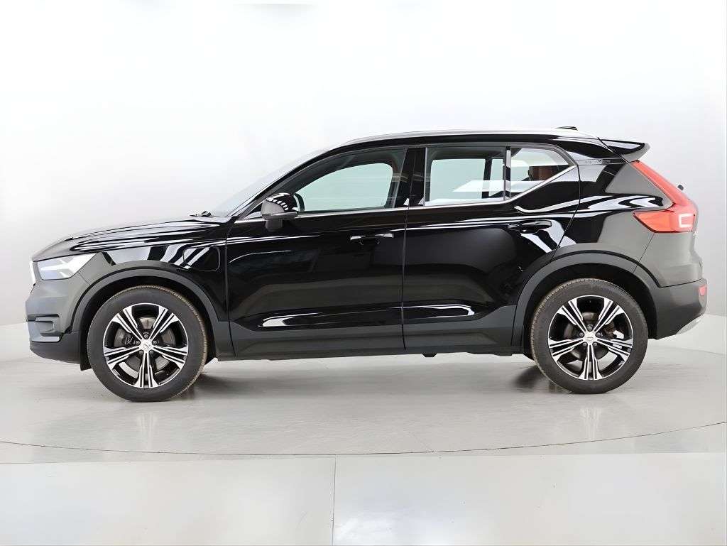 2021 VOLVO XC40 2021 VOLVO XC40