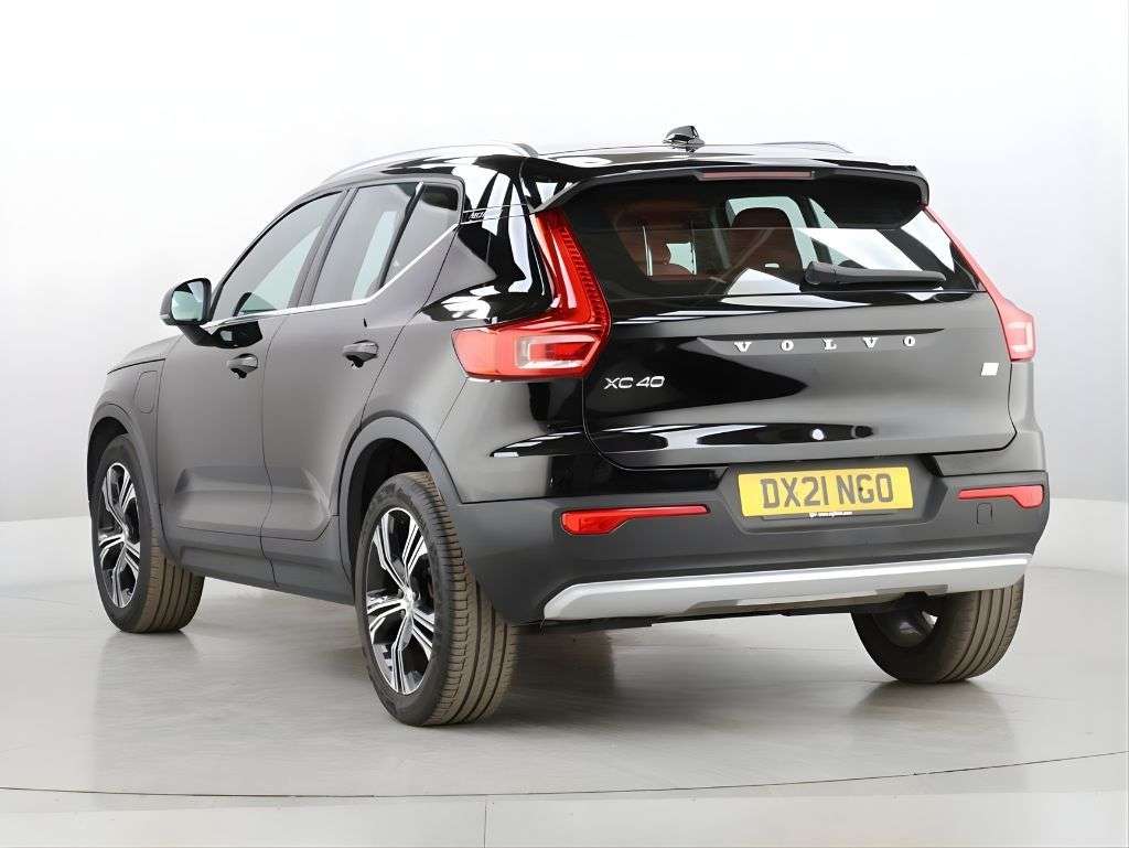 2021 VOLVO XC40 2021 VOLVO XC40