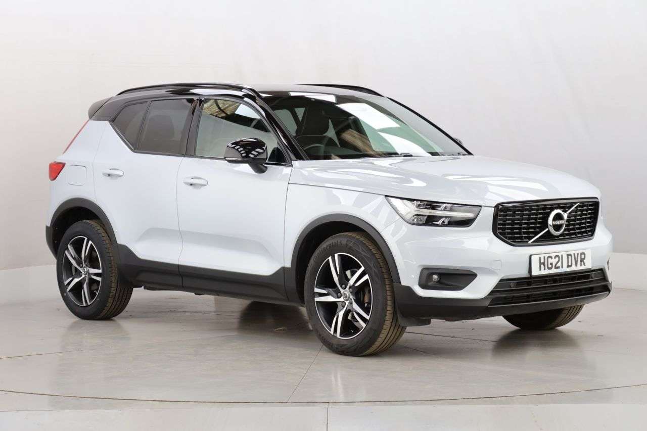2021 VOLVO XC40 2021 VOLVO XC40