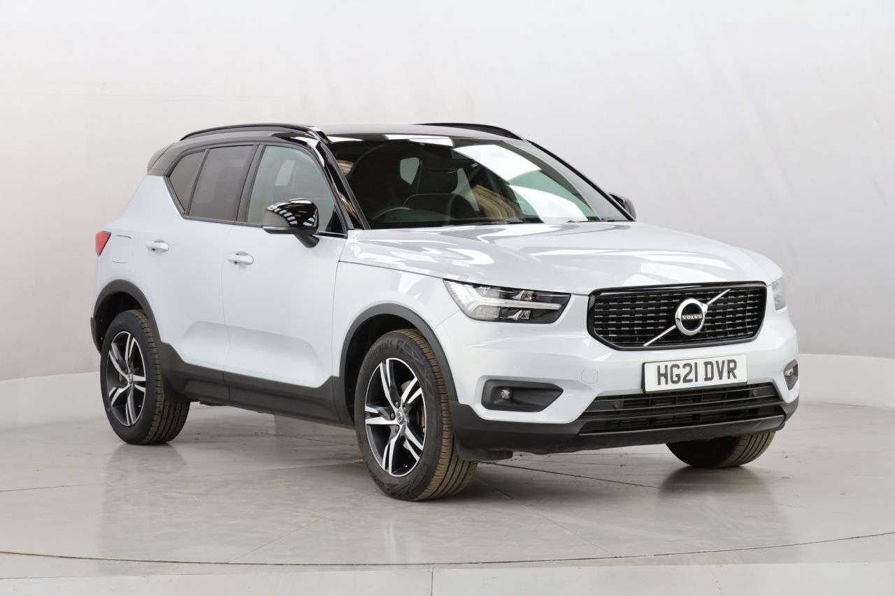 2021 VOLVO XC40 2021 VOLVO XC40
