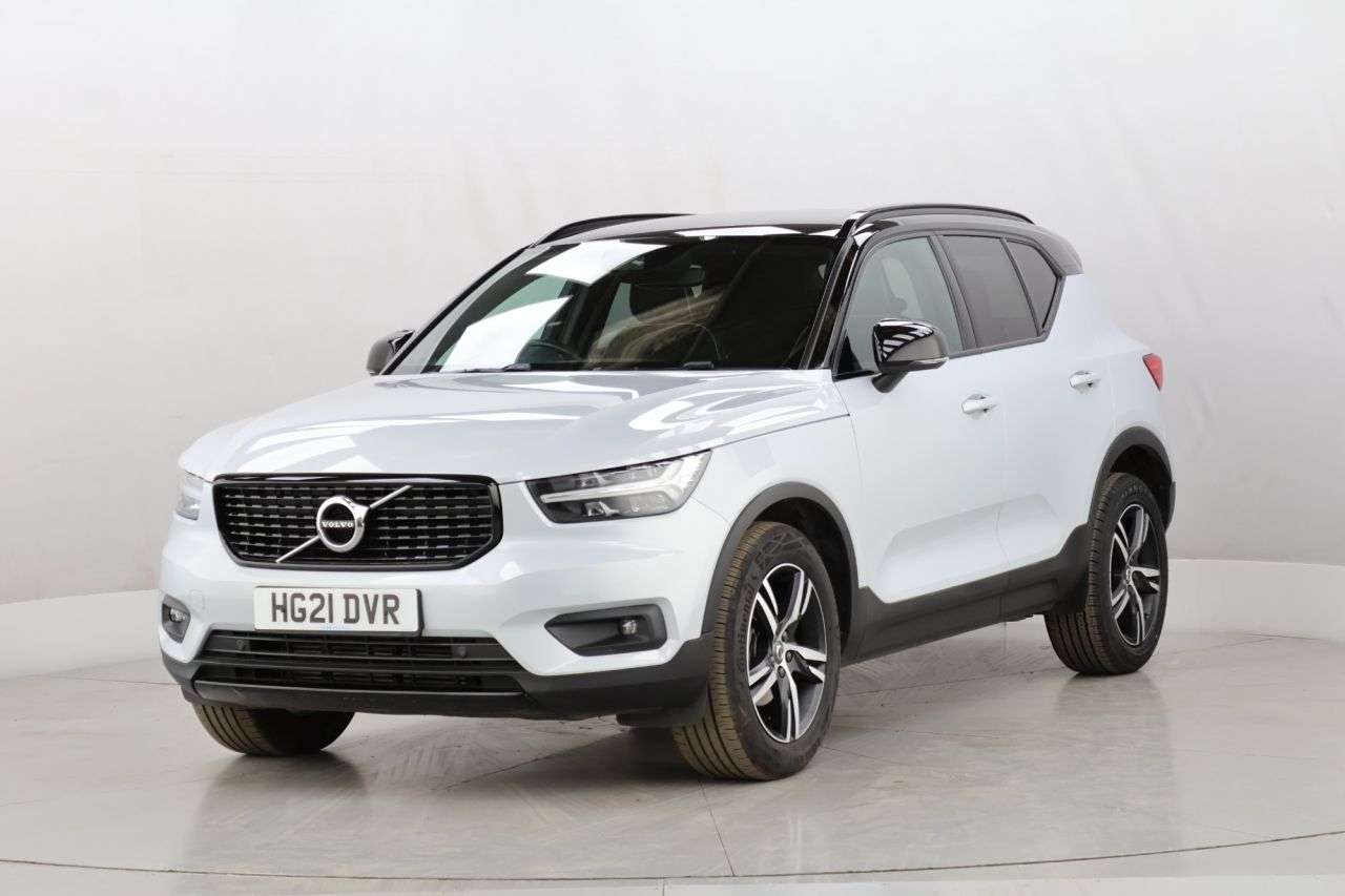 2021 VOLVO XC40 2021 VOLVO XC40
