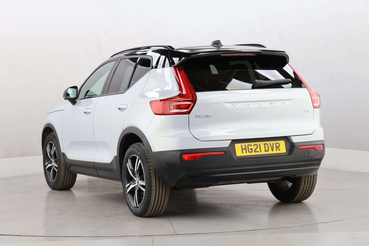 2021 VOLVO XC40 2021 VOLVO XC40