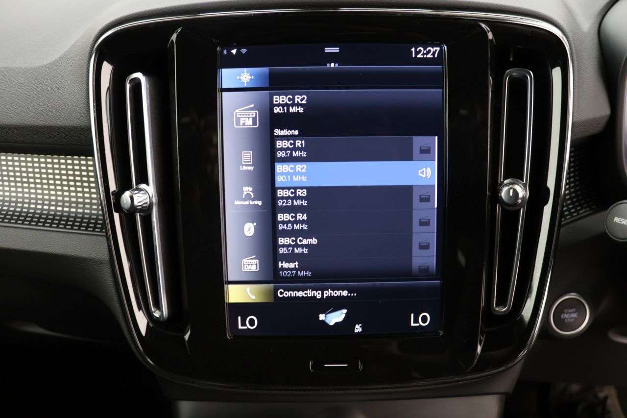 2021 VOLVO XC40 2021 VOLVO XC40